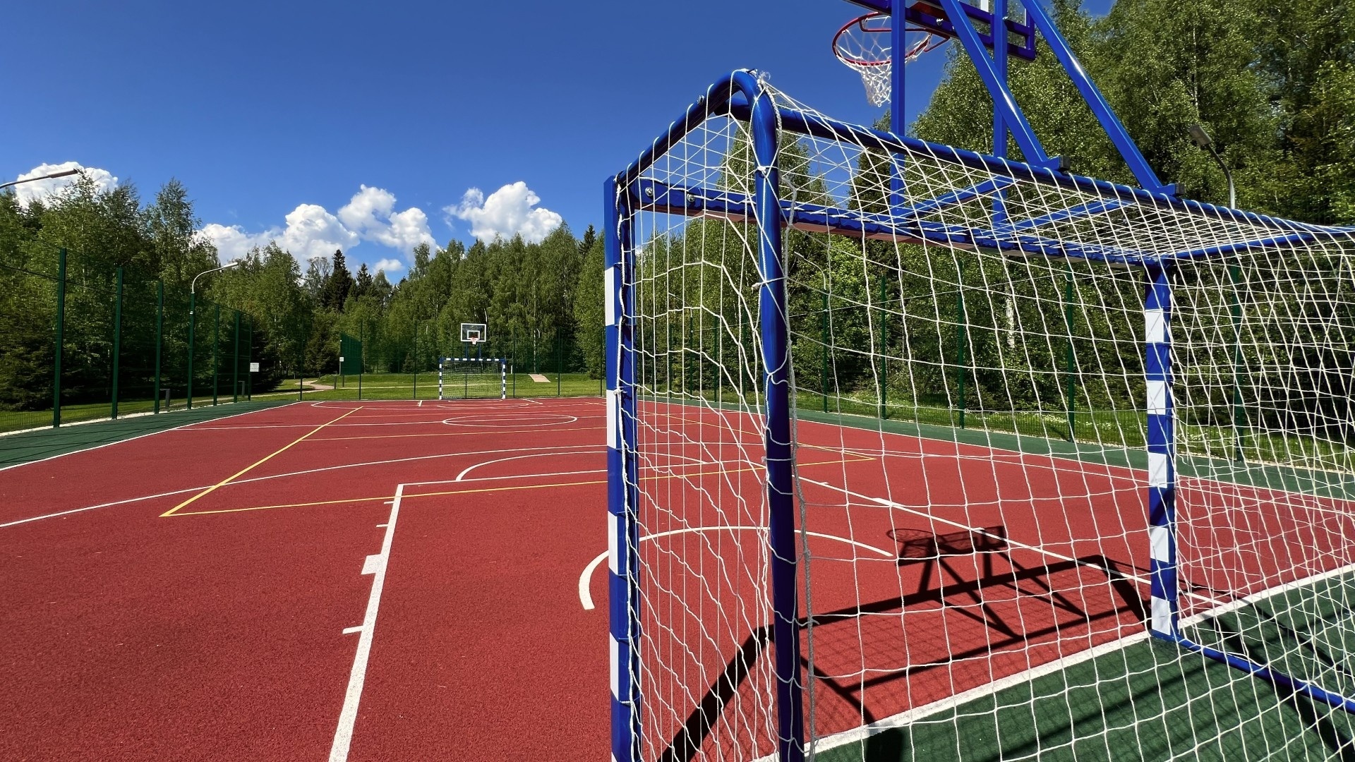 Спортивная площадка