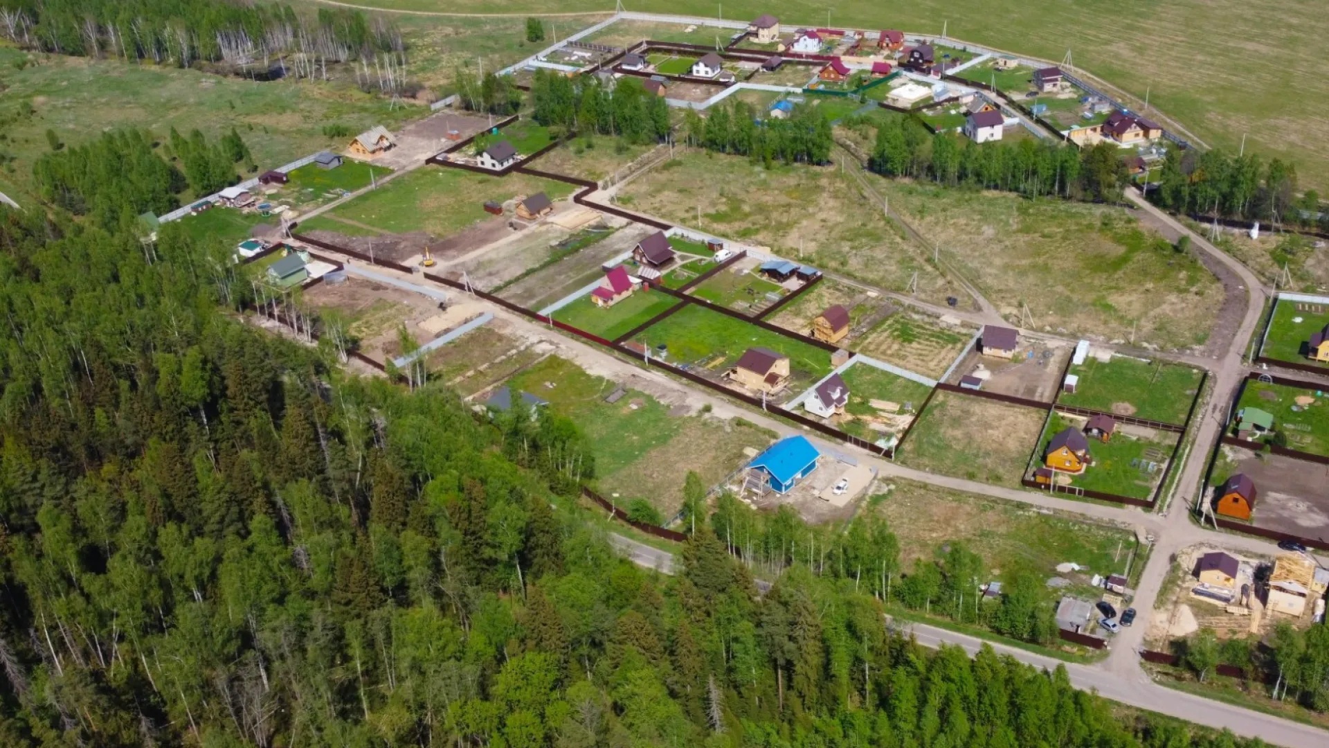 Вид сверху на поселок