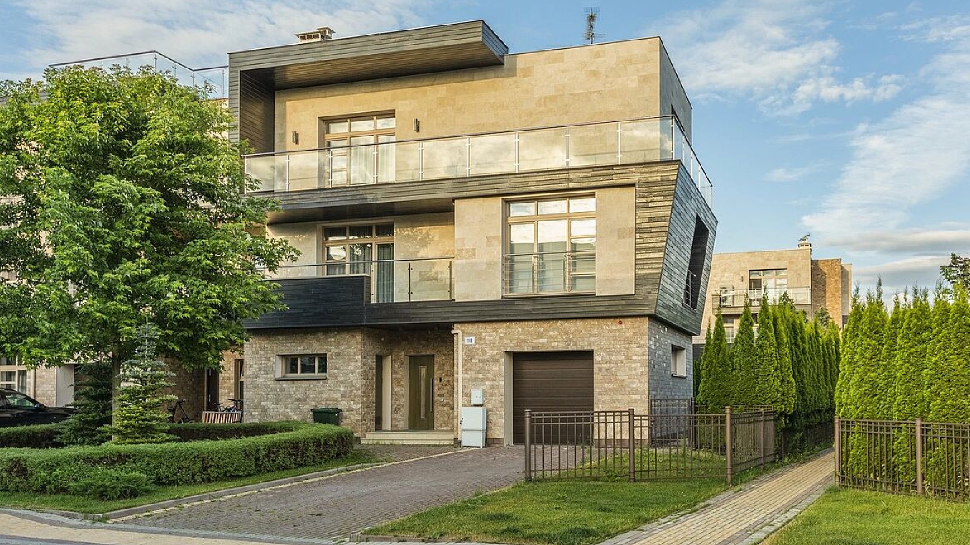 Таунхаус с гаражом