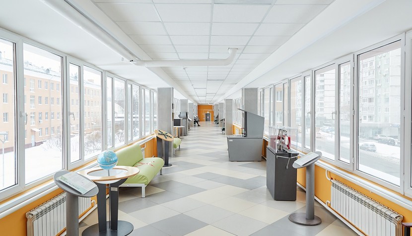 Коридор в частной школе Центра педагогического мастерства (ШЦПМ)