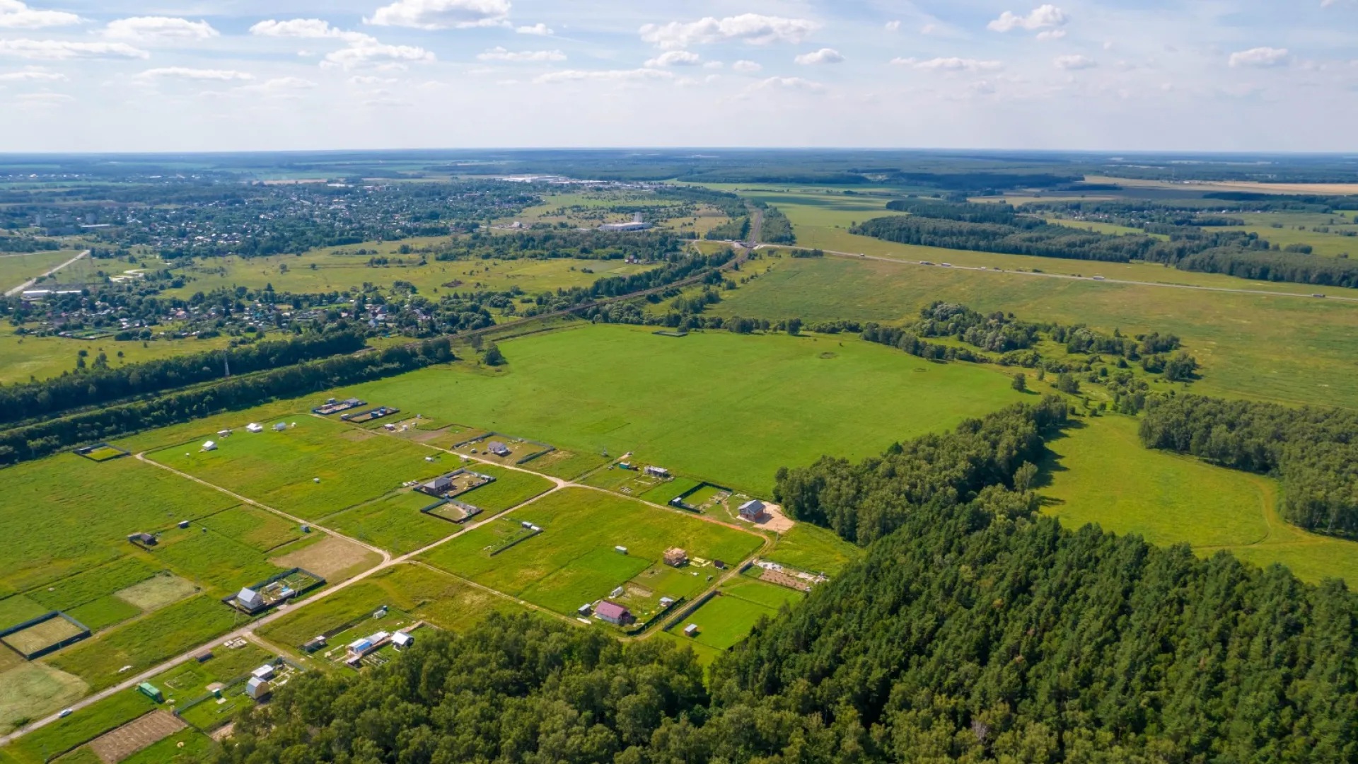 Вид сверху на поселок