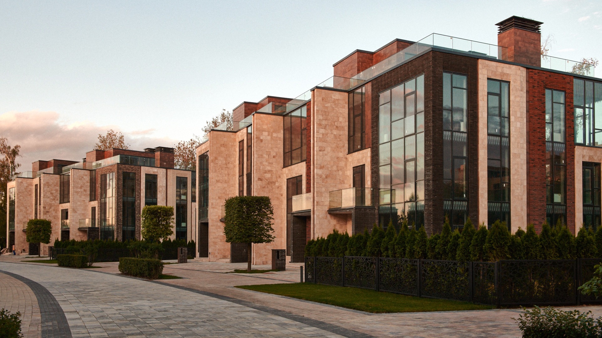 Таунхаусы в коттеджном поселке