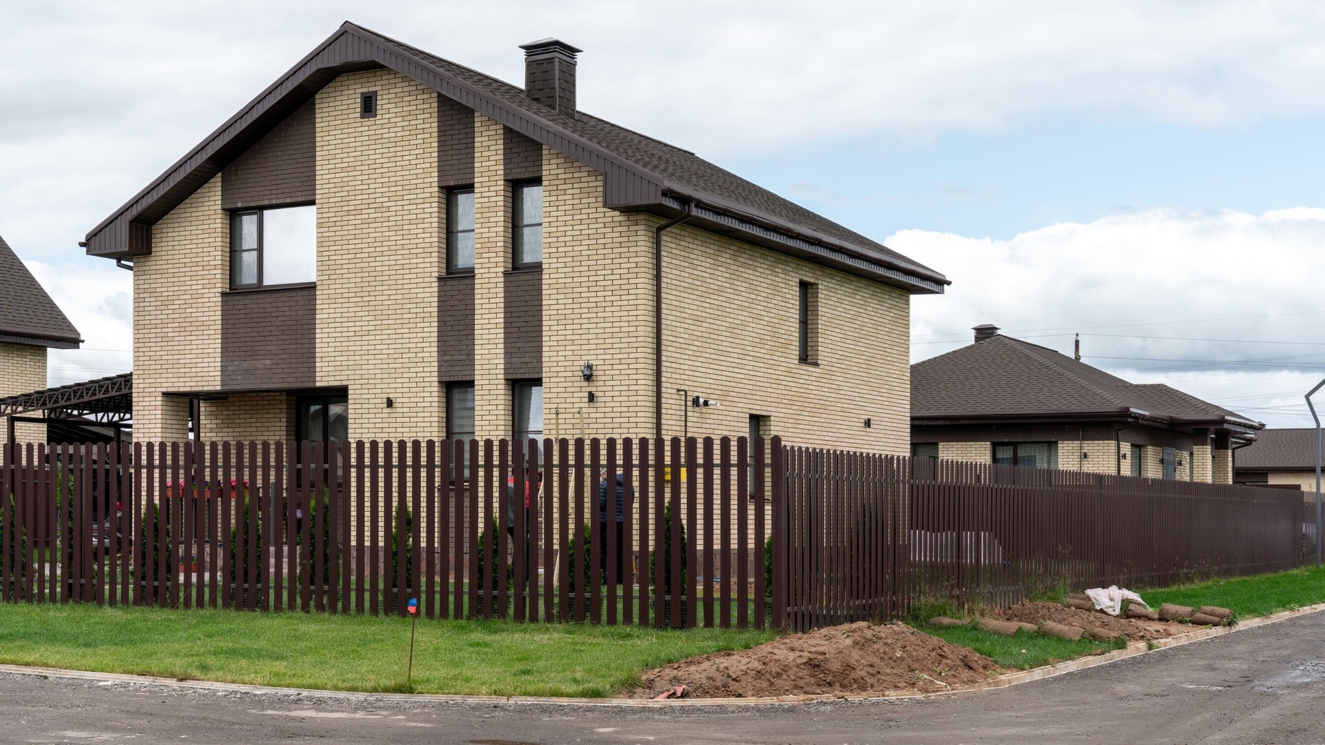 Дом у дороги