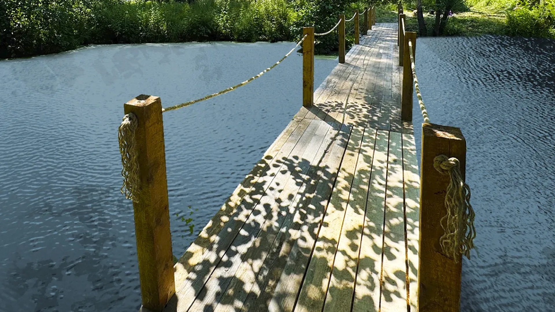 Мост через реку