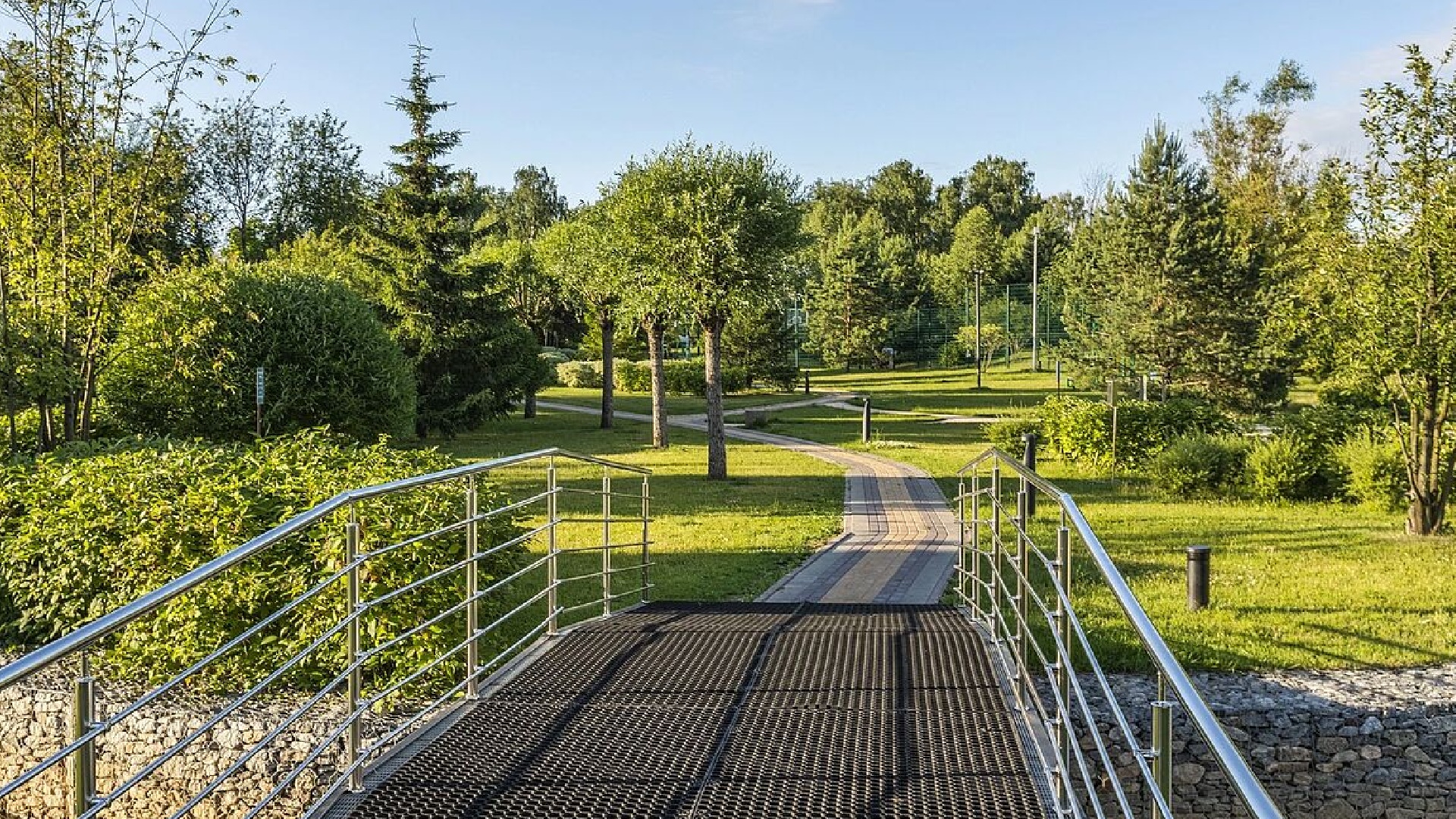 Мост через реку