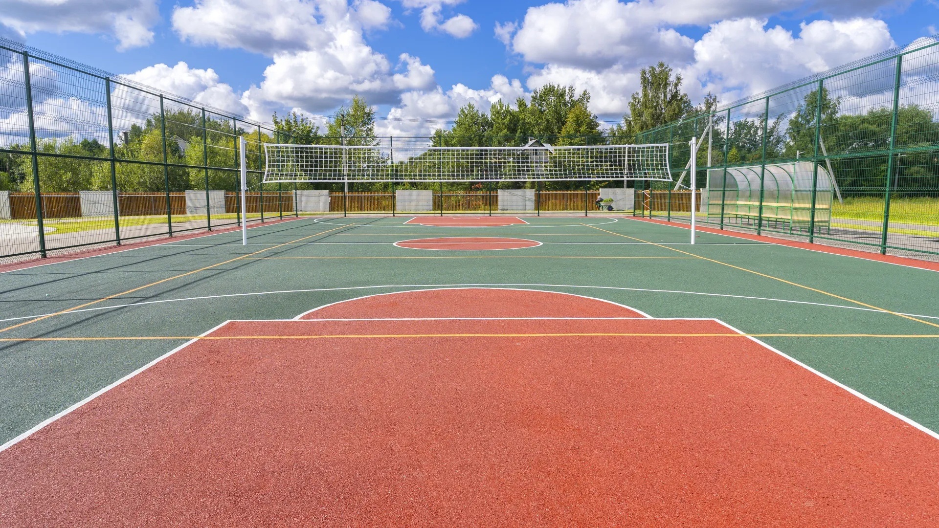 Теннисный корт