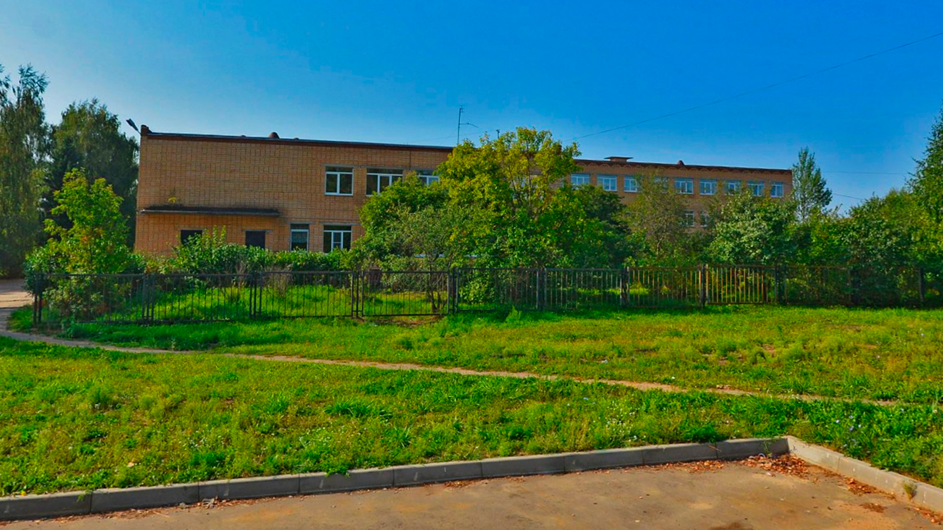 Школа и детский сад в 3 км