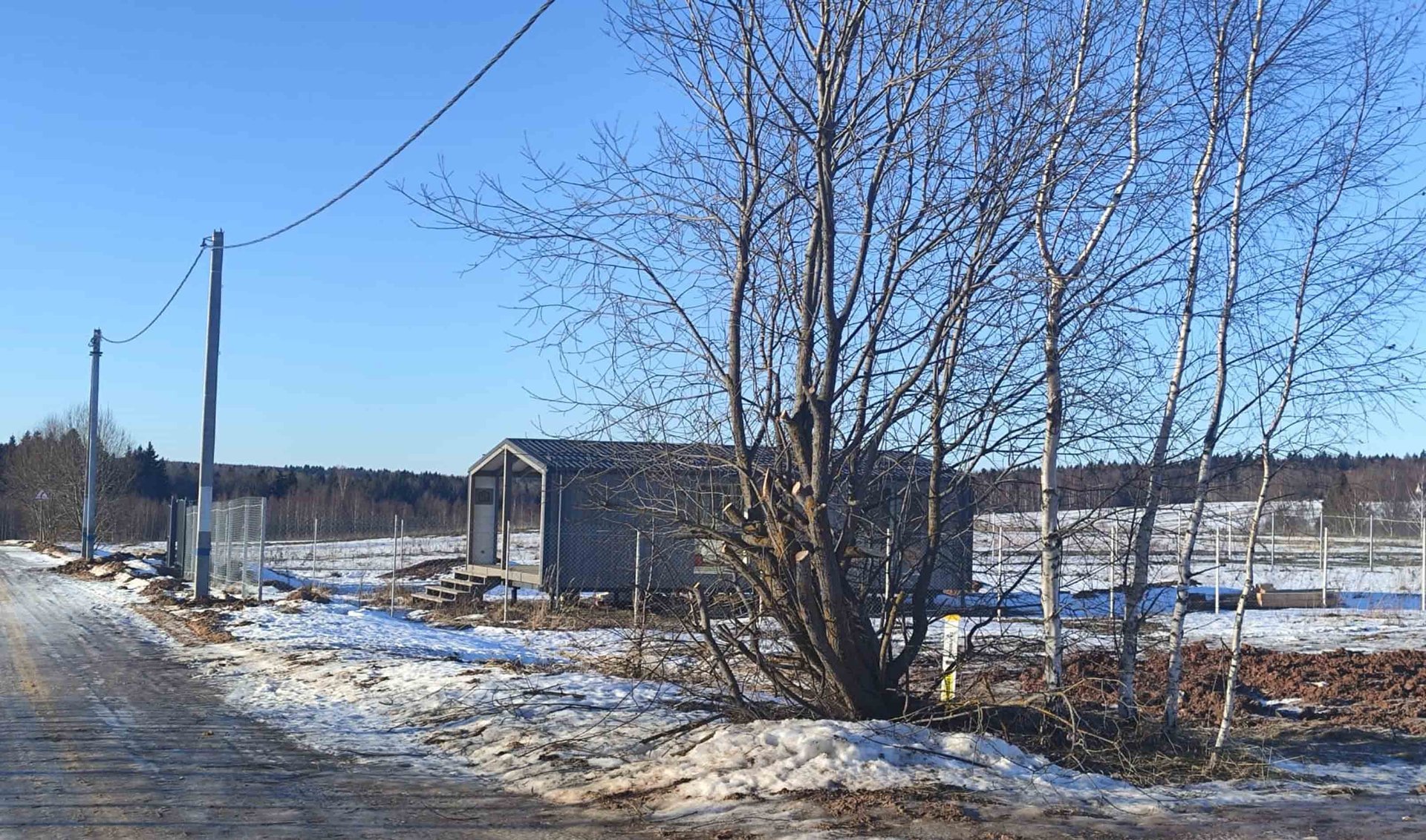 Участки на опушке смешанного леса