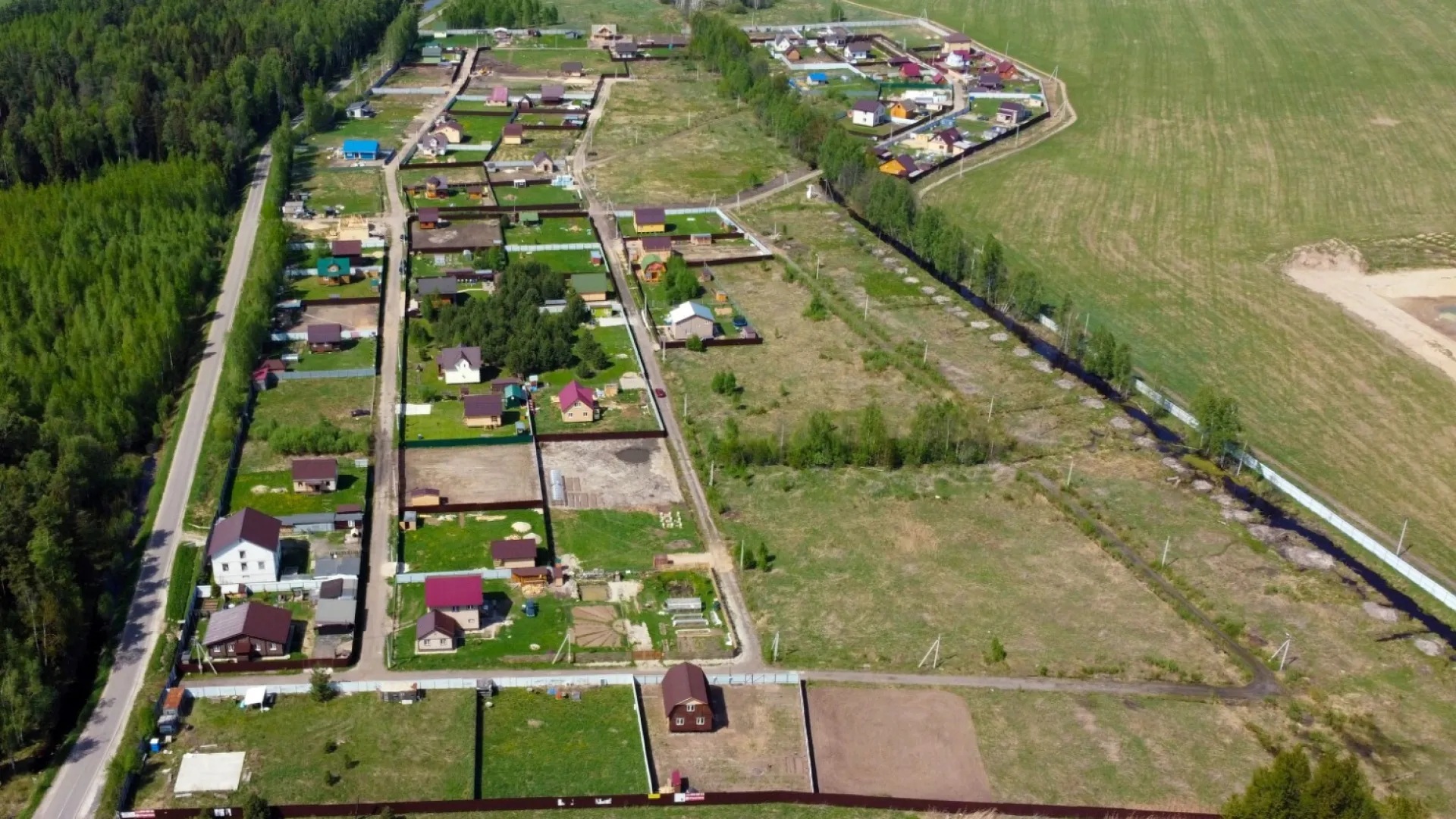 Вид сверху на поселок