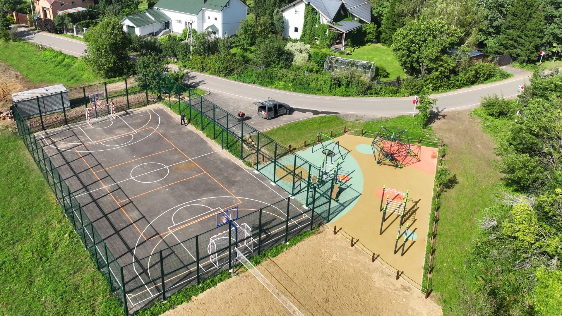 Спортивная площадка