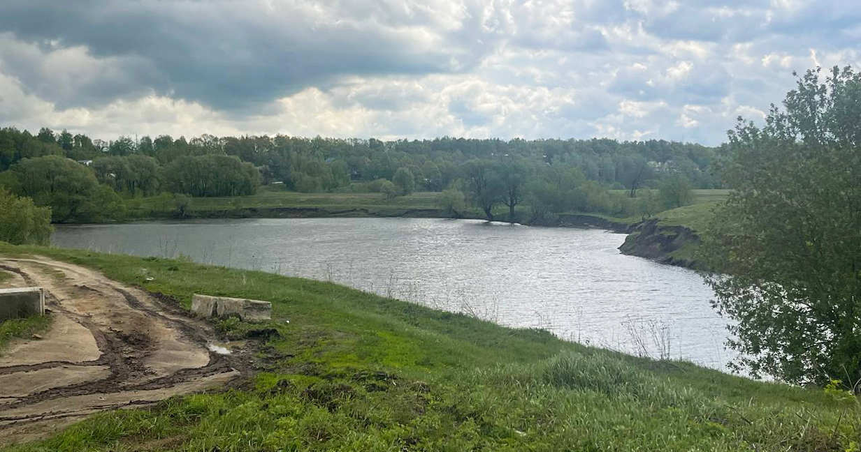 Берег реки Пахра