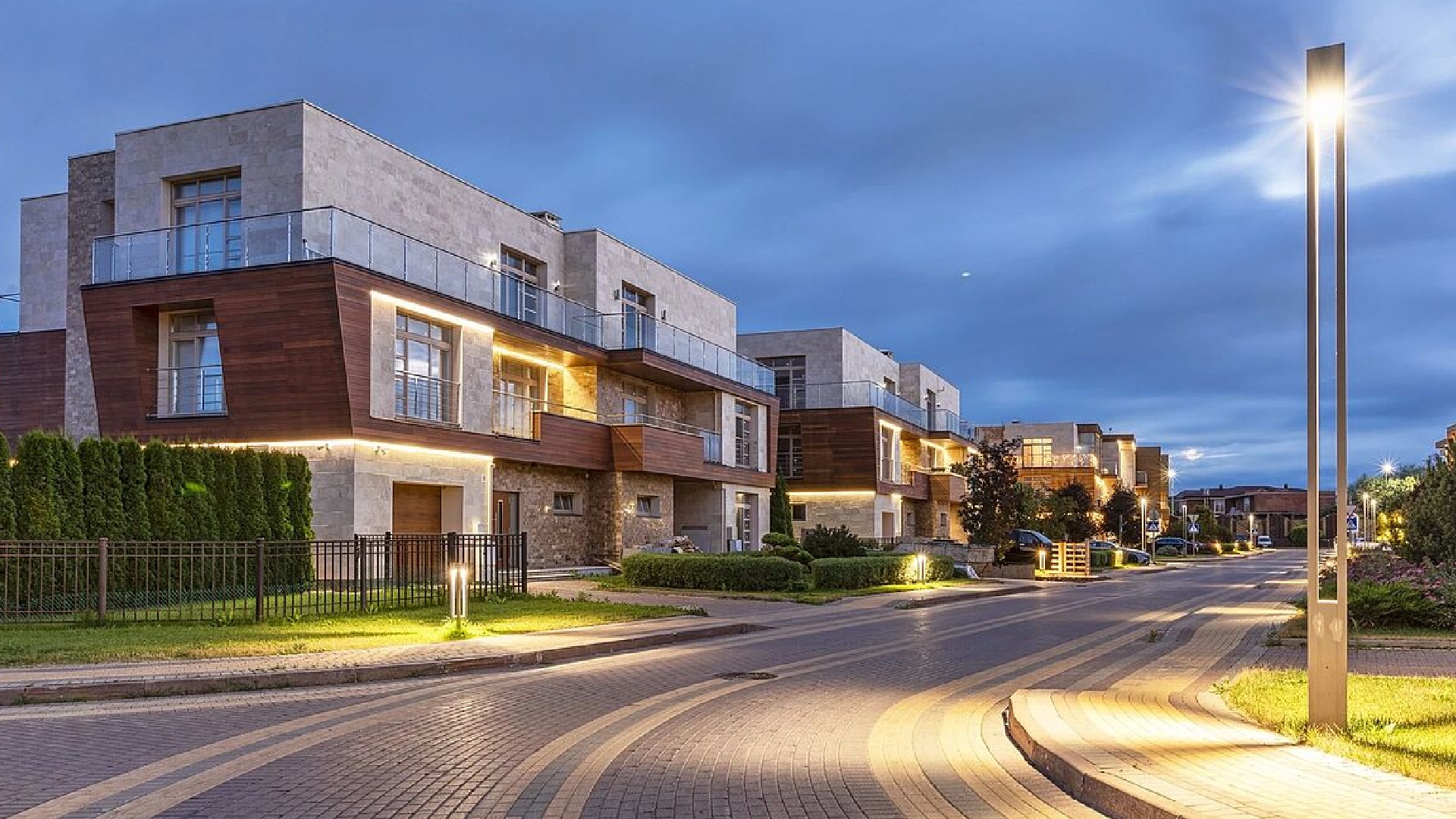 Вечернее освещение в поселке