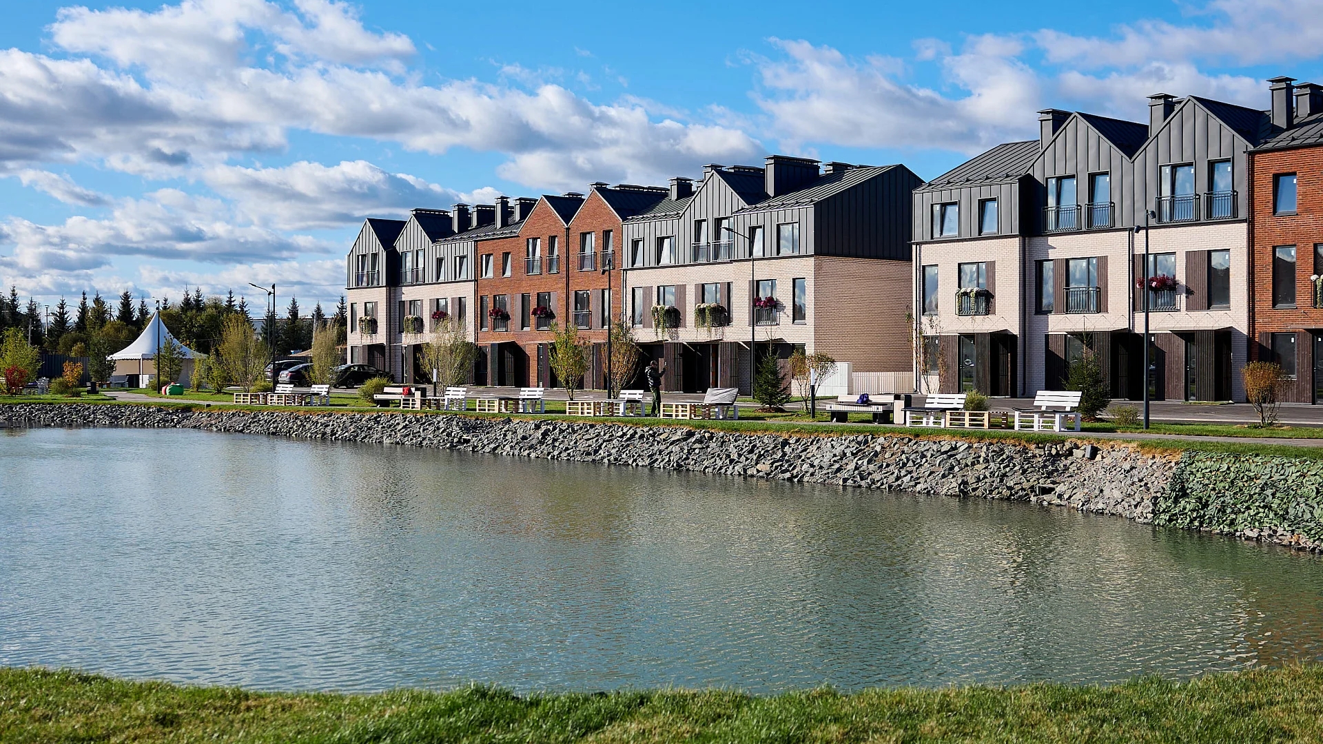 Пруд и набережная