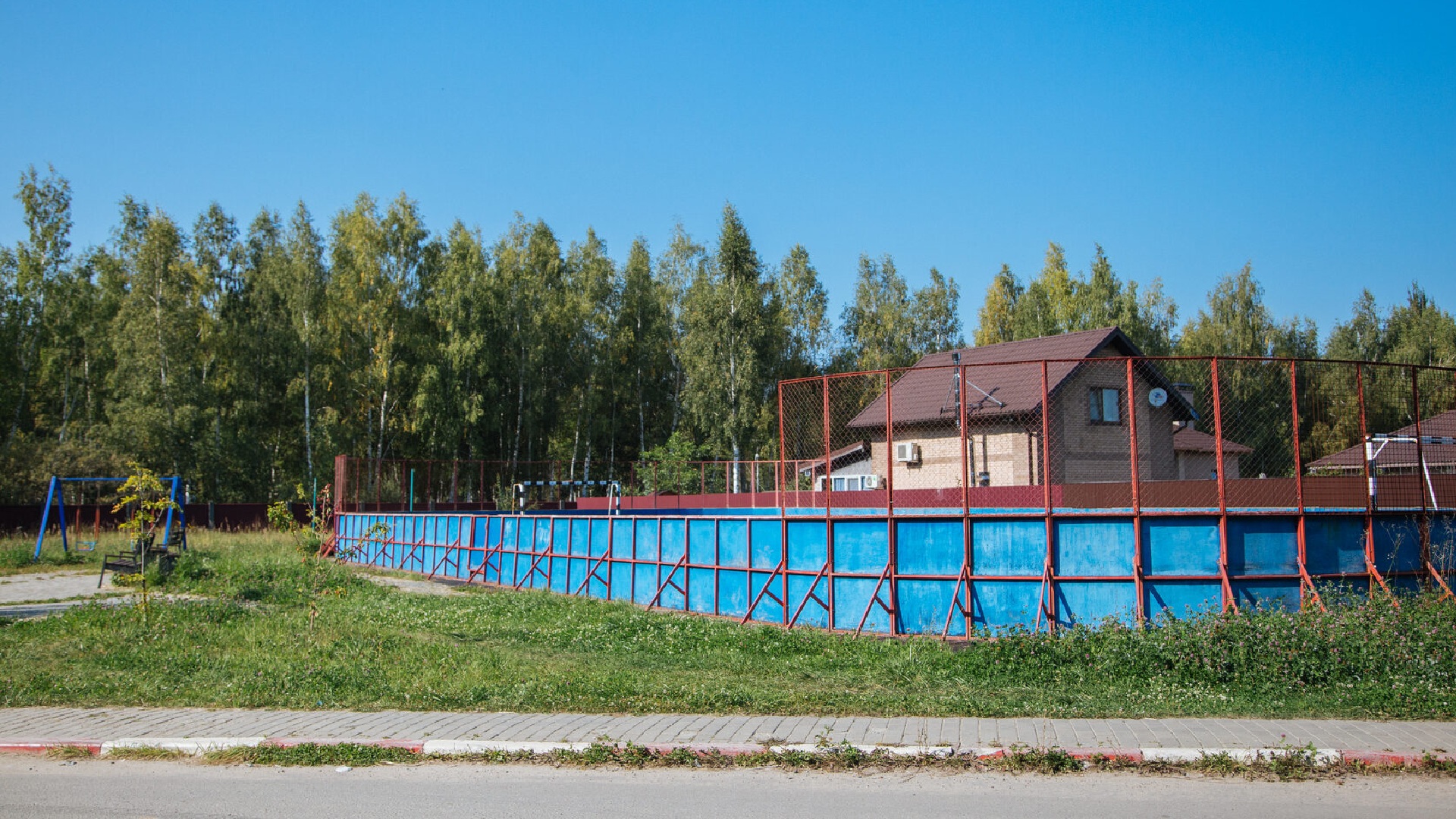 Спортивная площадка