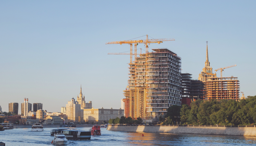 Объем предложения новостроек в «старой» Москве сократился за 2025 год на 23%