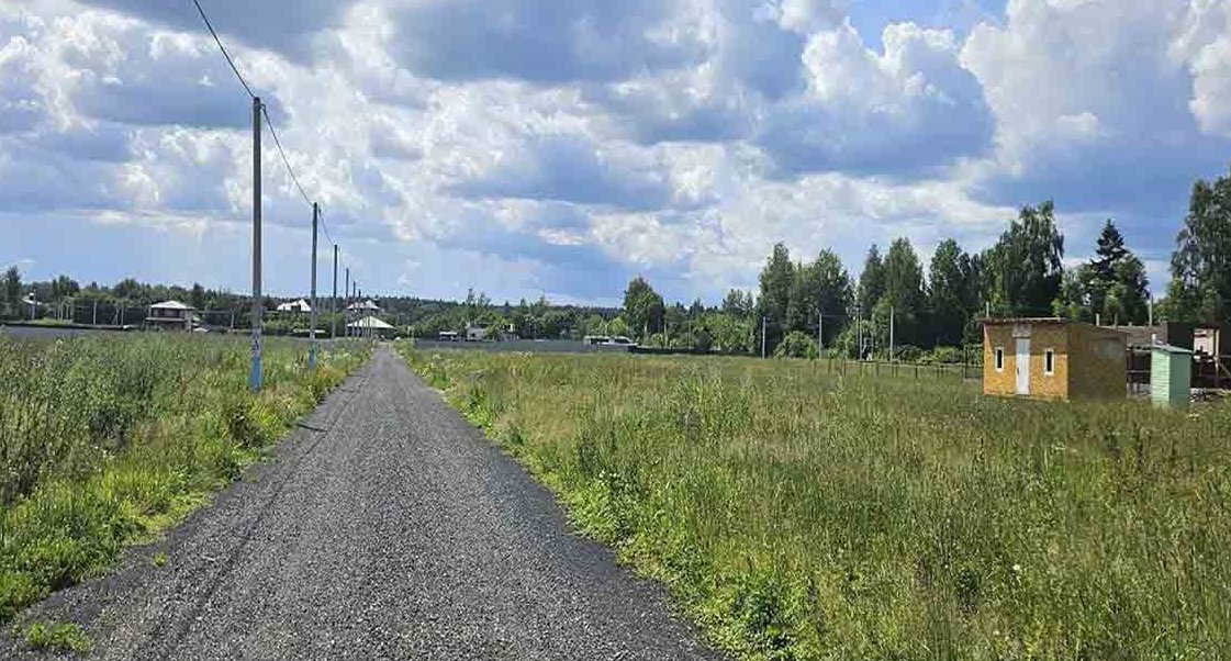 Грунтовая дорога к лесу