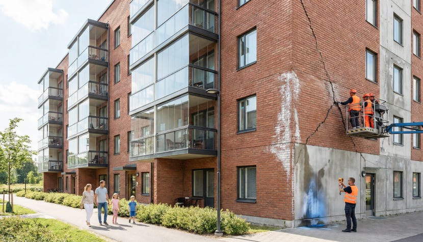 Монолитно-кирпичный дом: плюсы и минусы, шумоизоляция и сравнение технологий