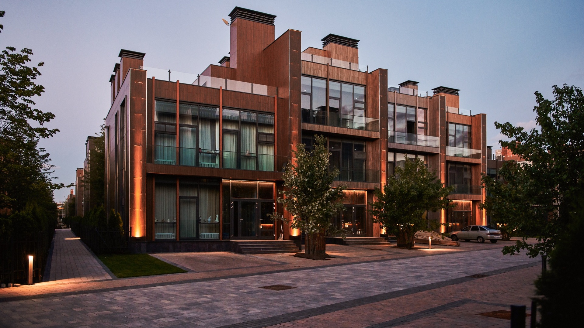 Фасадное освещение таунхауса