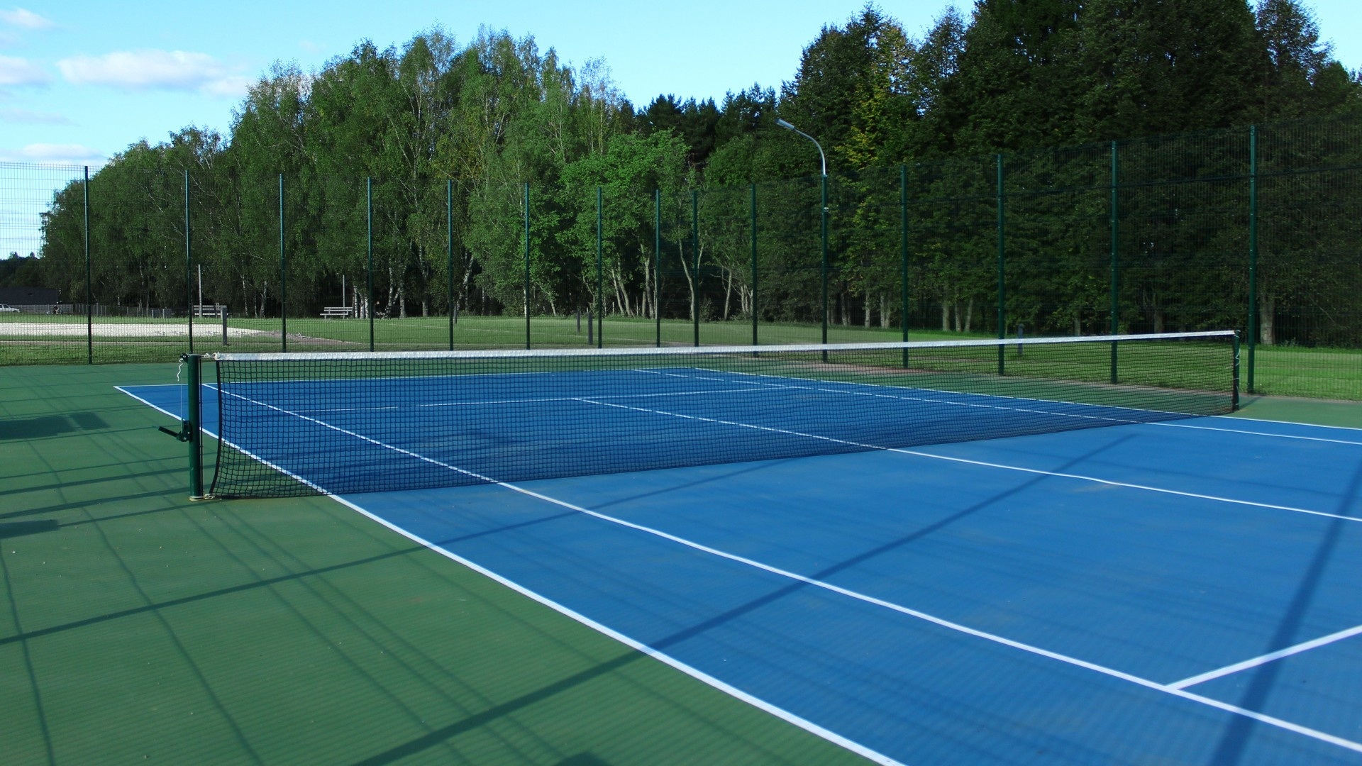 Теннисный корт