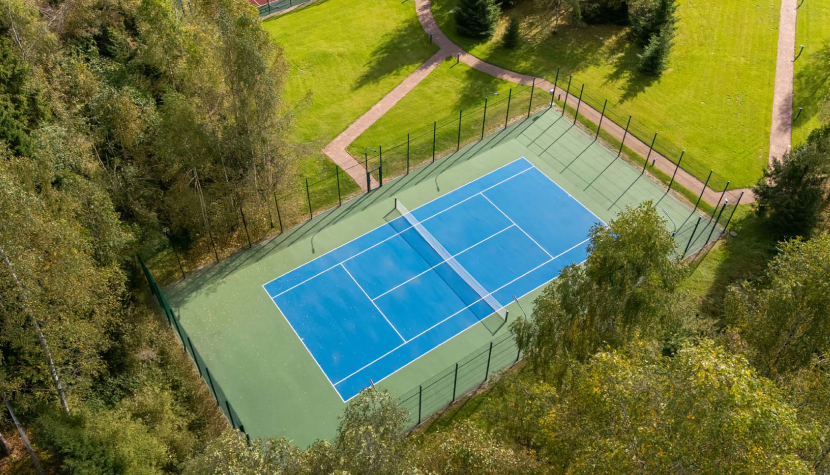 Теннисный корт