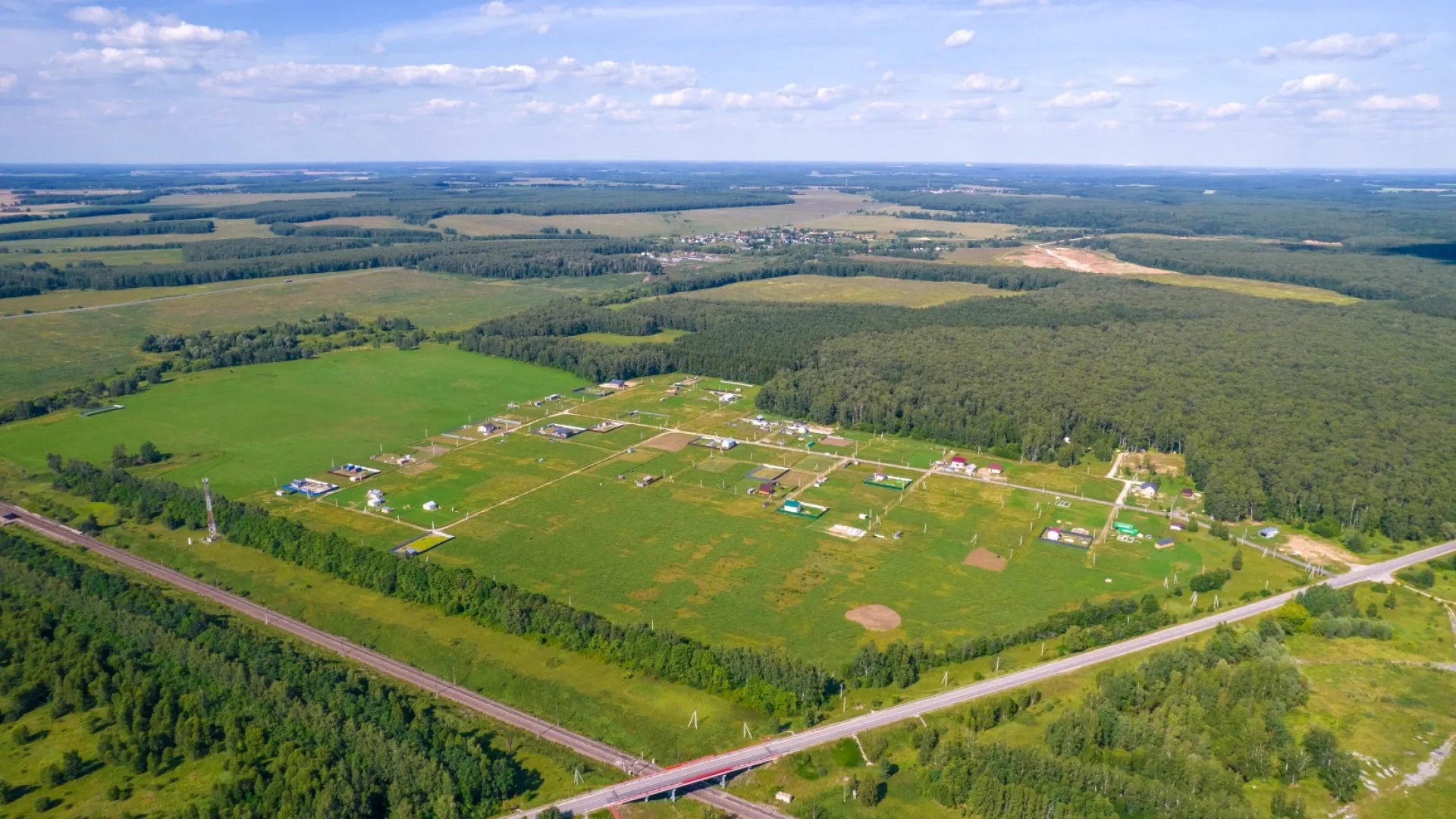 Вид сверху на поселок