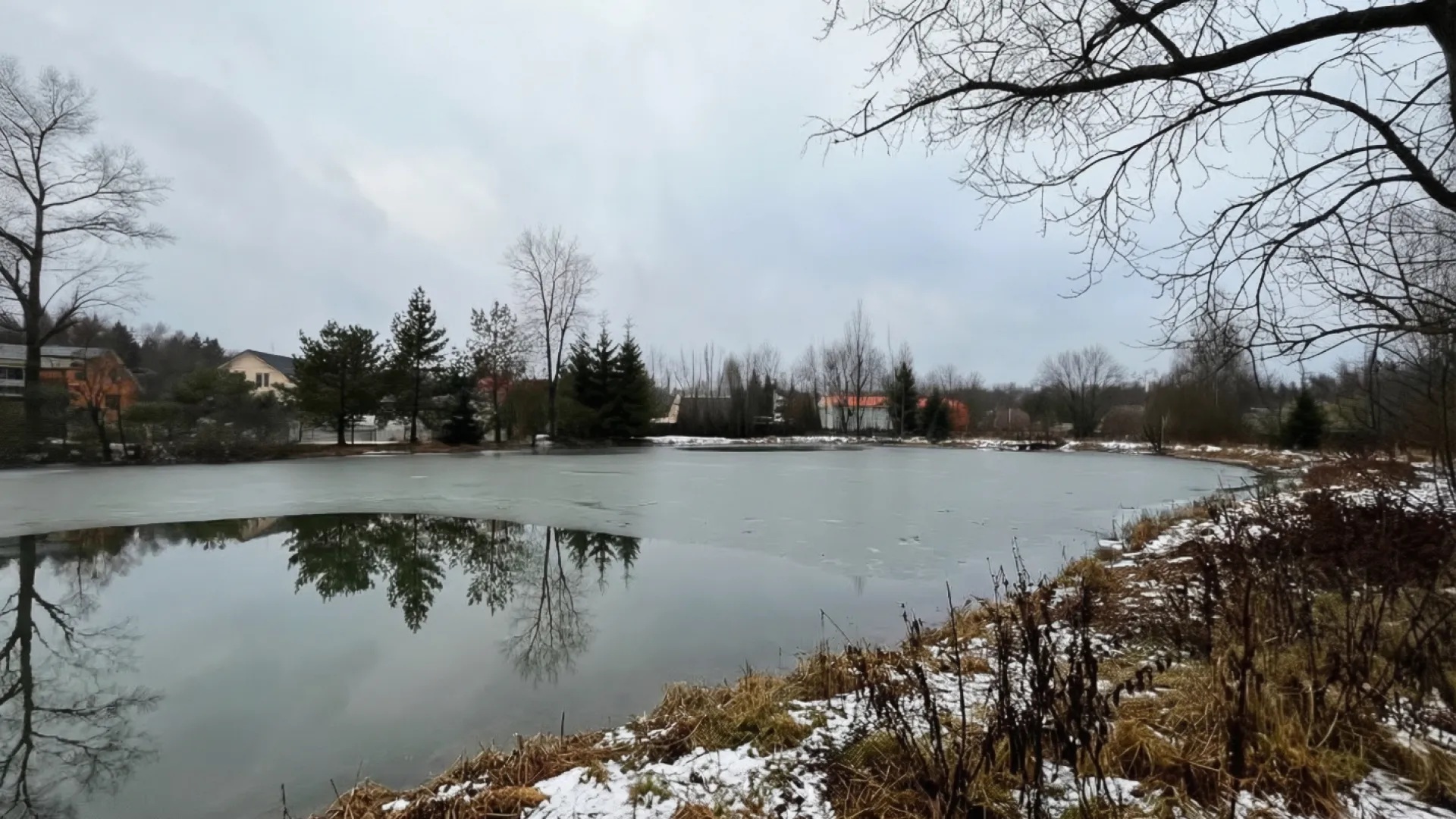 Водоем Три пескаря