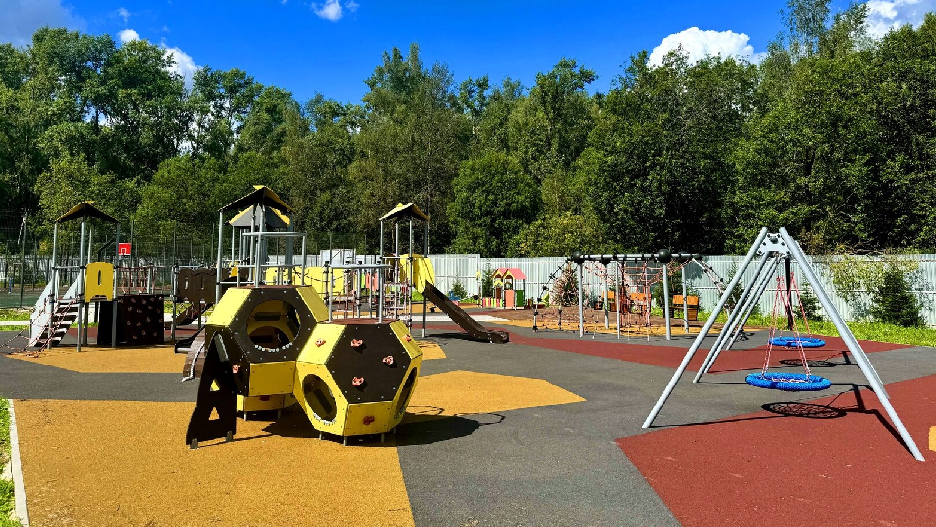 Детская площадка