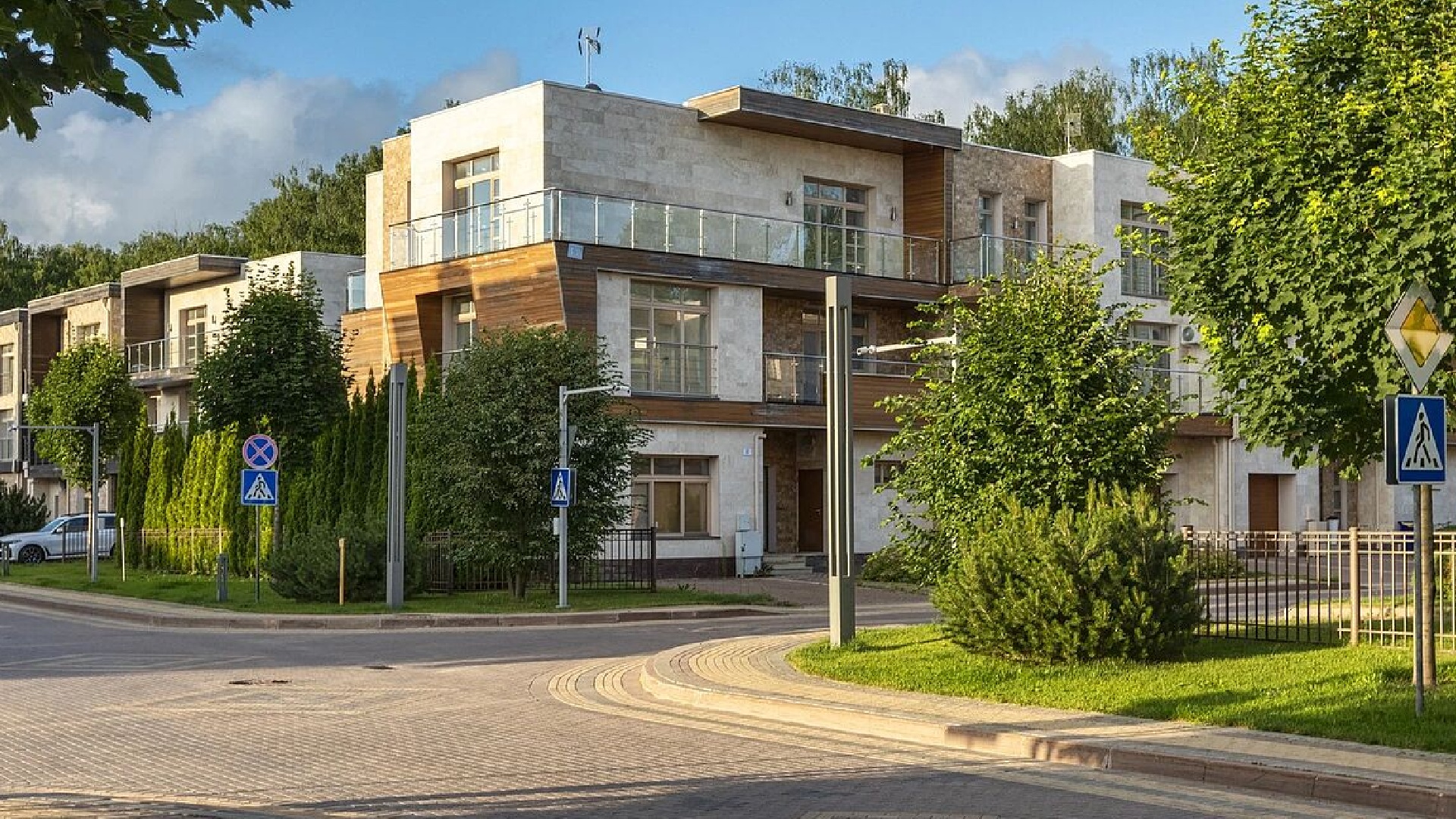 Улица в поселке