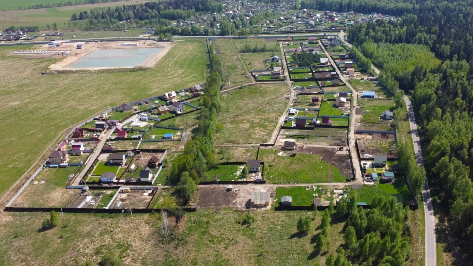 Вид сверху на поселок