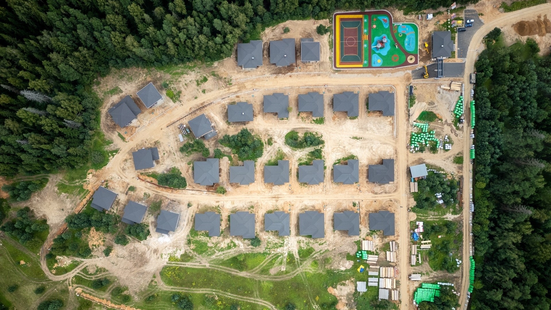 Вид сверху на поселок