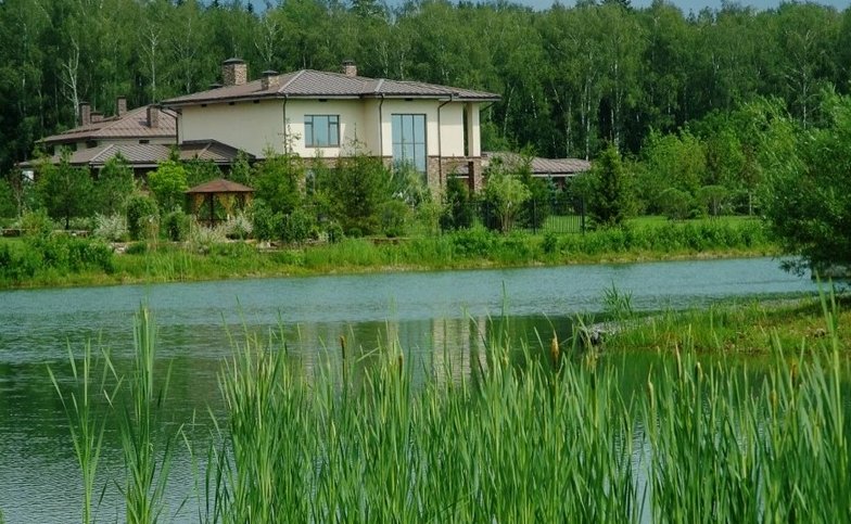 Детская площадка с горкой