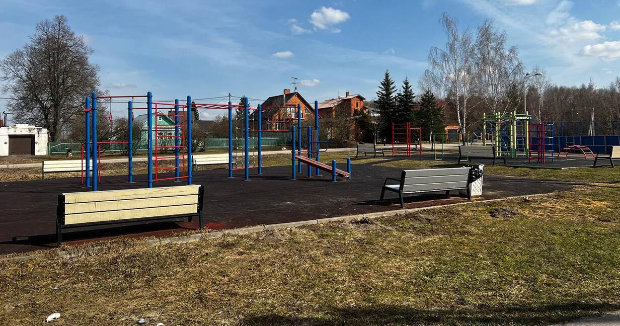 Спортивная и детская площадка