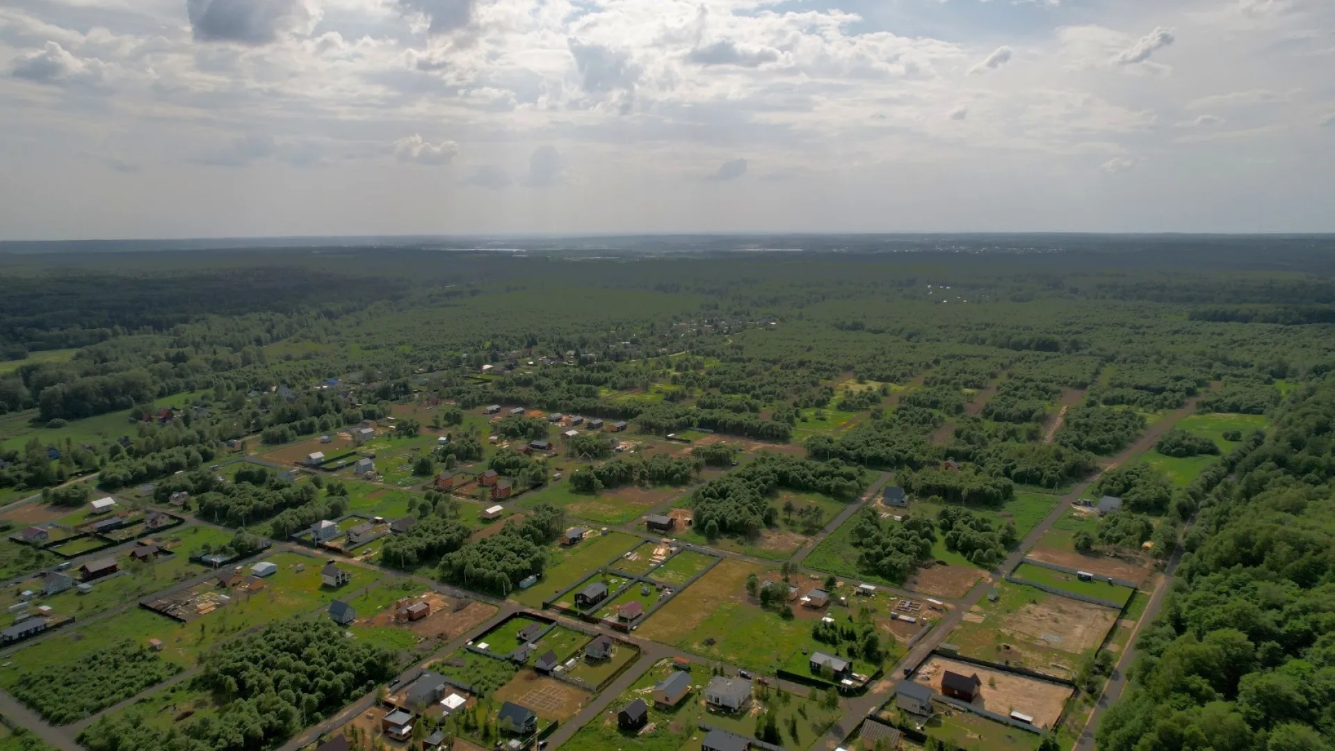 Вид сверху на поселок