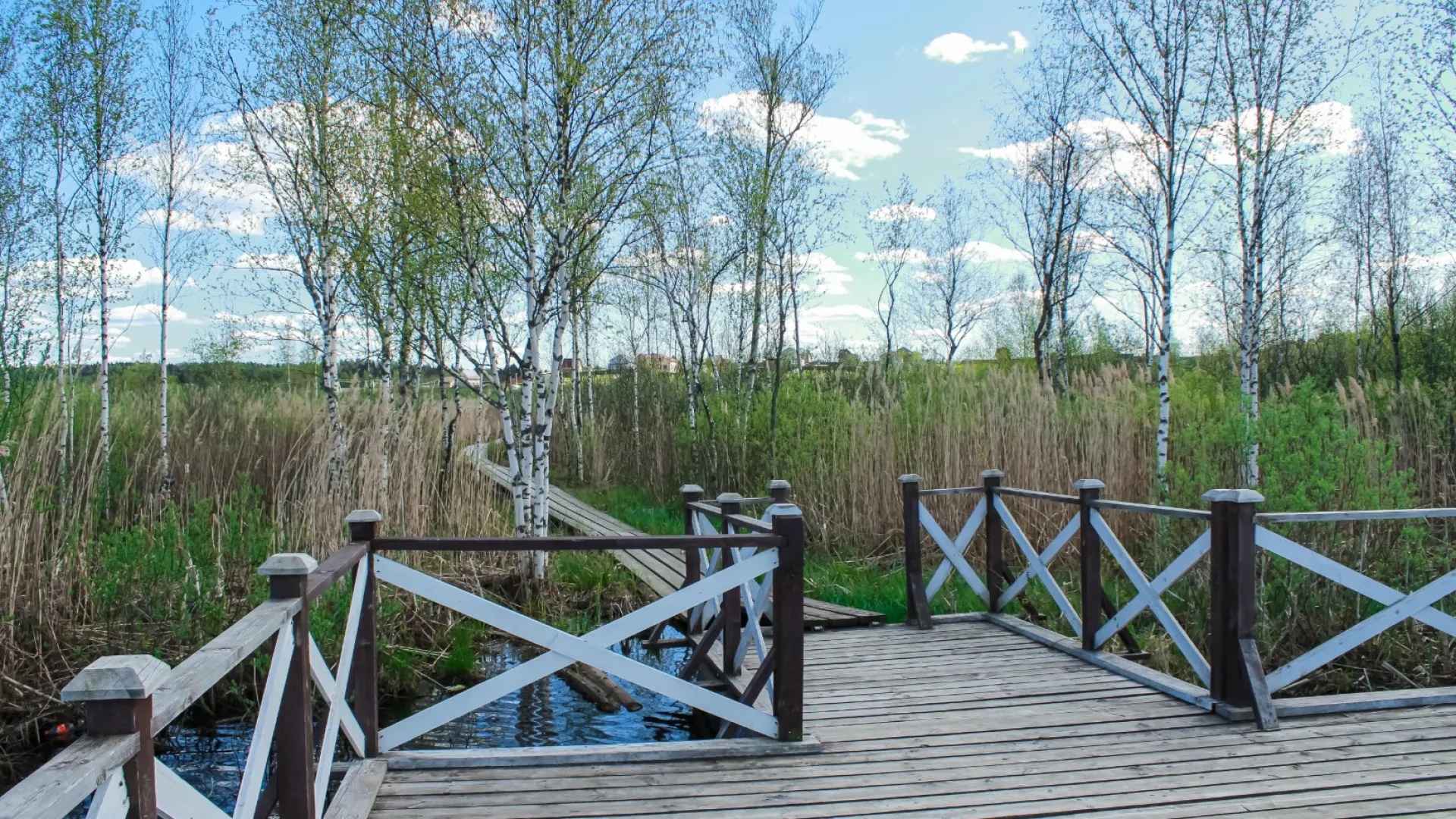 Причал у озера