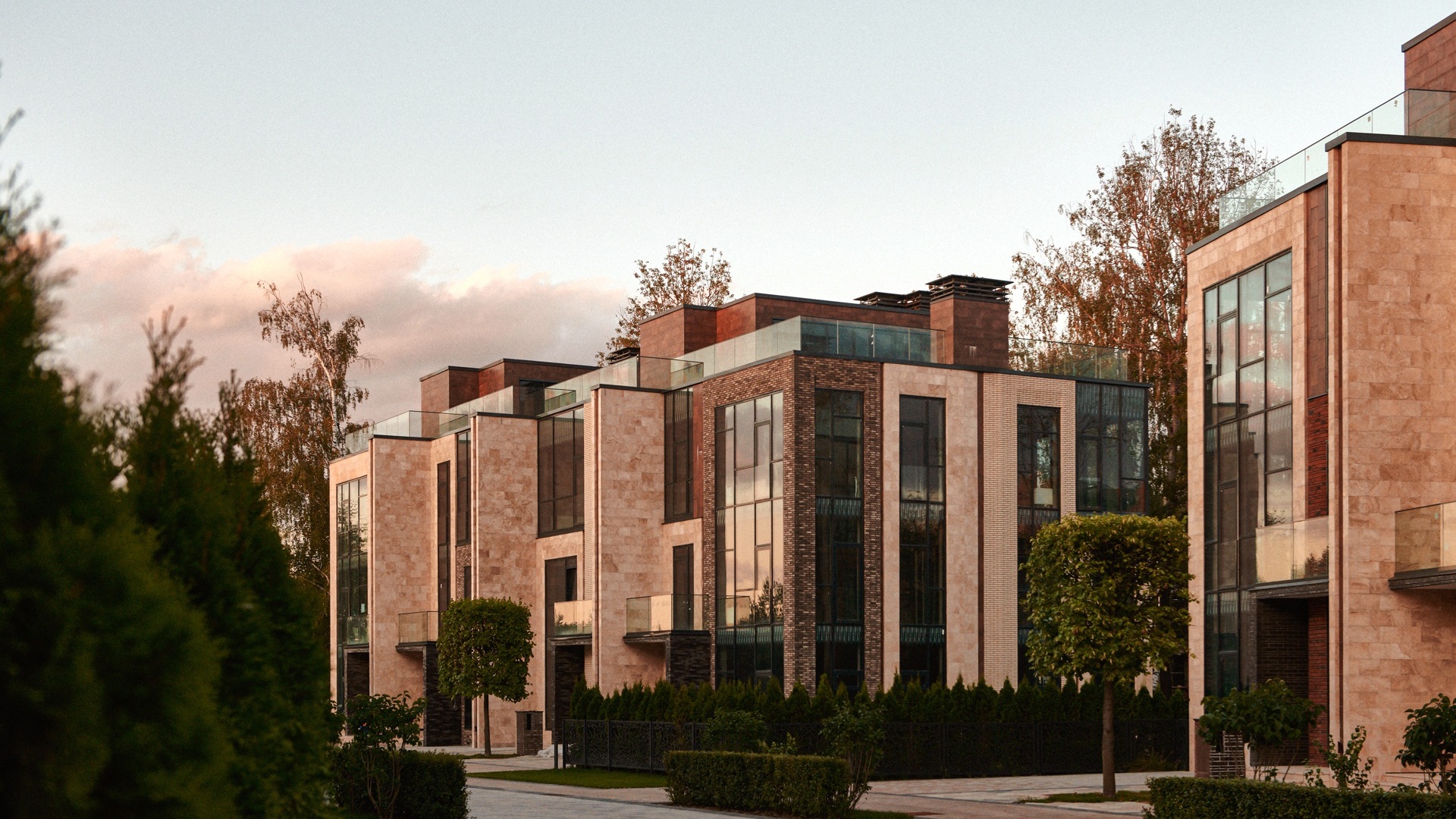 Таунхаусы в коттеджном поселке