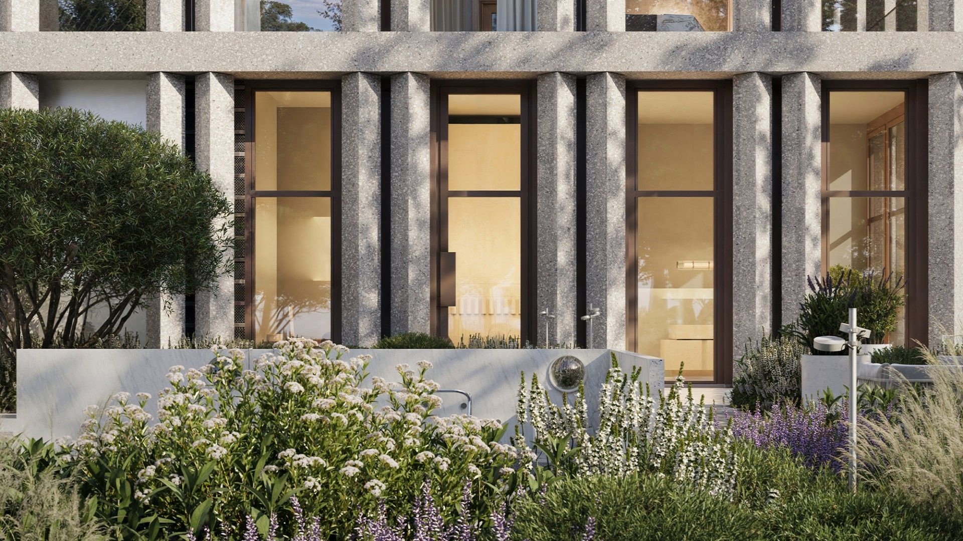 Озеленение вдоль фасада