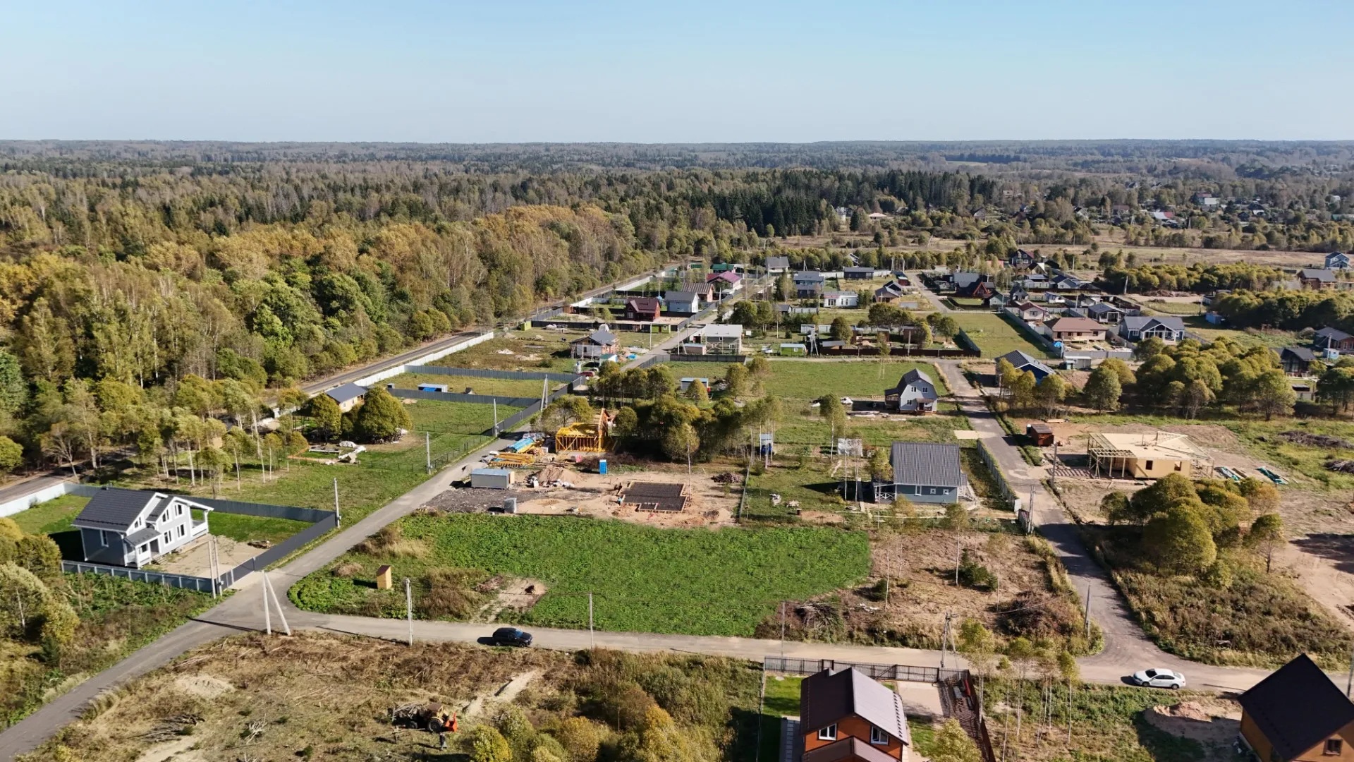 Вид сбоку на поселок