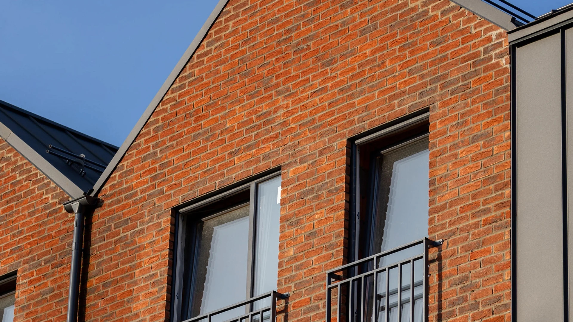 Окна с французским балконом