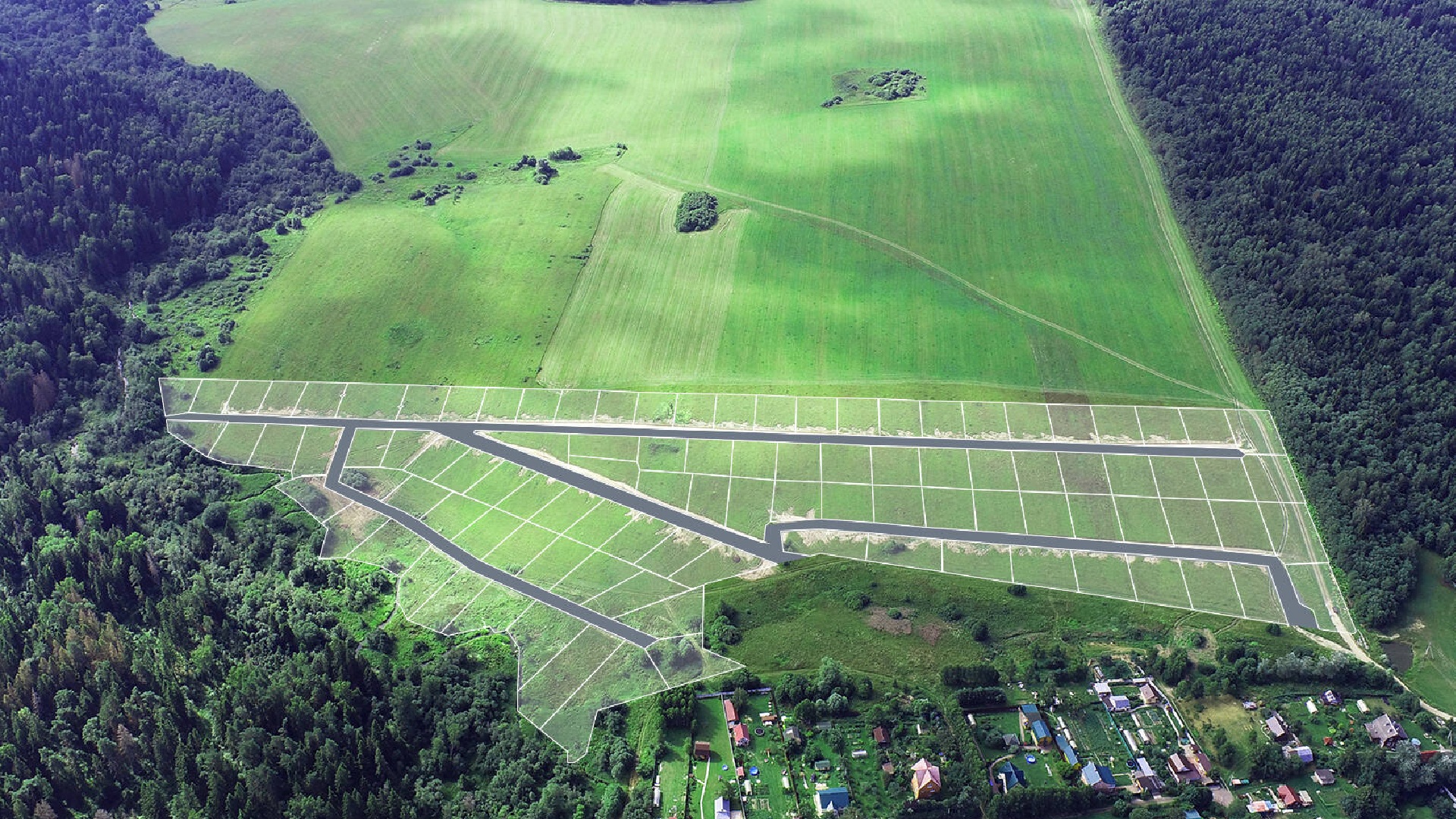 Вид сверху на участки в поселке у леса