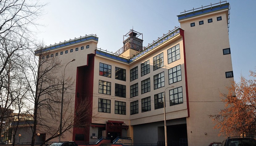 Школа №1501 в Тверском районе - вид с улицы