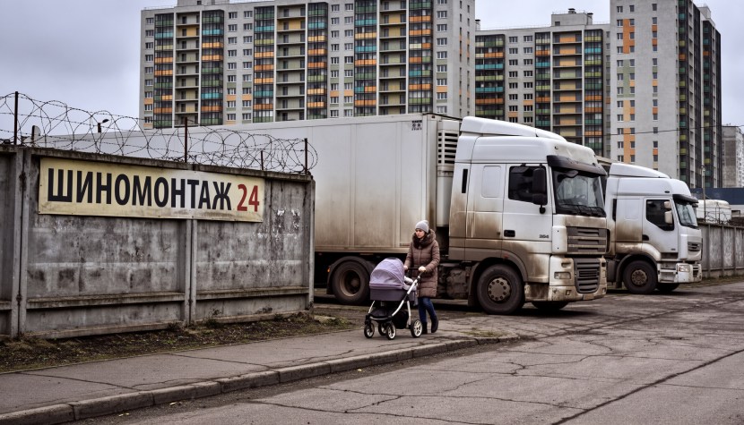 Пром. зона у новостройки