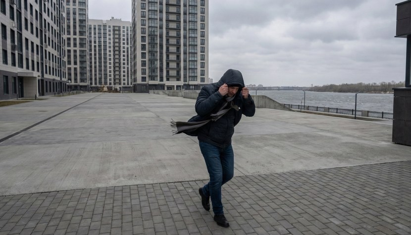 Ветер рядом с набережной