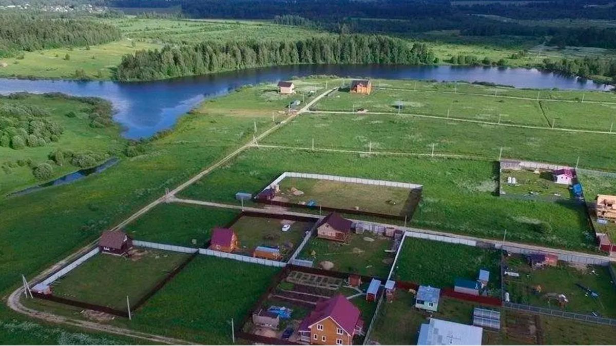 Коттеджный посёлок Новорижское взморье у воды в Подмосковье