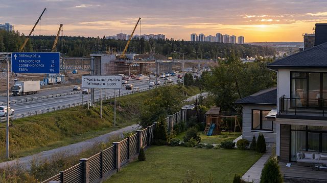 Пятницкое шоссе: участок и дом в Подмосковье в 2026 году — Красногорск, Солнечногорск и стройка дублёра
