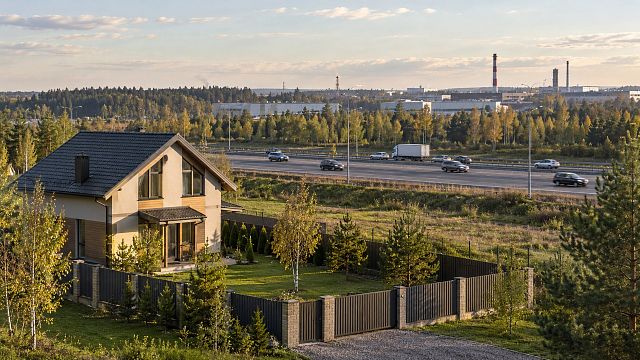 Горьковское шоссе: участок и дом в Подмосковье в 2026 году — цены, промышленный фактор и экология